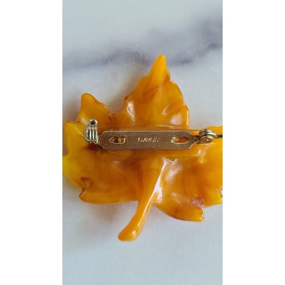 Vintage AVON Amber Marbled Lucite Maple Leaf Brooch Pin Clear Rhinestone - Picture 8 of 10